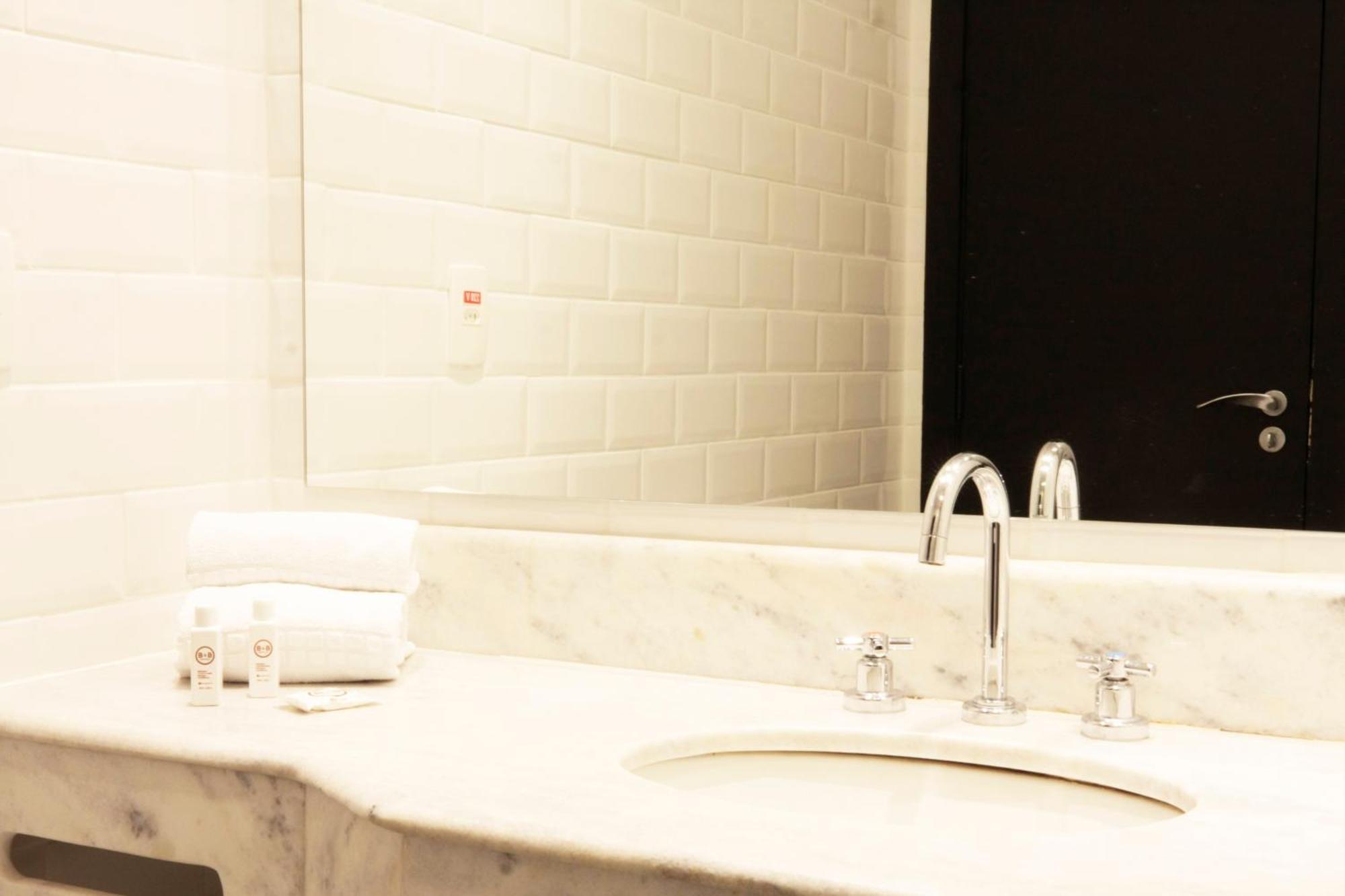 B&B Hotel São José dos Campos Rum bild
